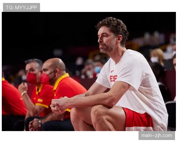 镜头记录:意大利老将玛尔塔·加斯帕里赛后泪洒赛场,宣布从国家队退役