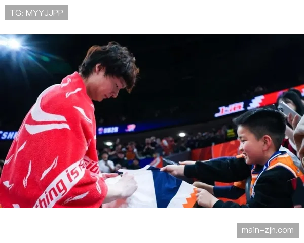 上海久事半场领先新疆伊力特15分，王哲林内线高效砍下20分